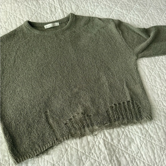 NWOT OAK + FORT Olive Green Crew Neck Sweater Soft Texture - Picture 7 of 11
